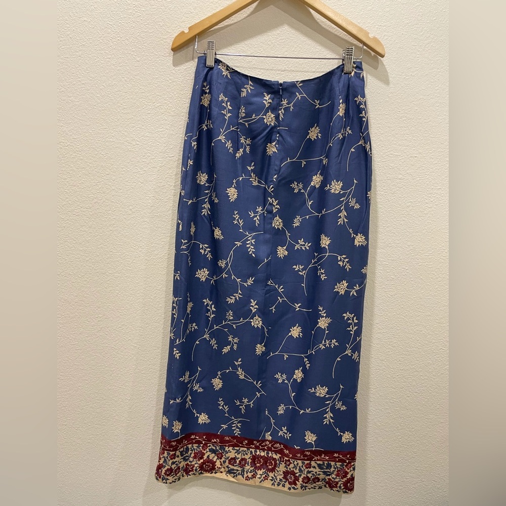 Women’s Vintage Talbots Wrap Skirt size 8 Steal Blue Floral Maroon Trim